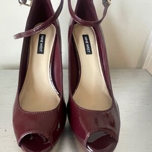 Brand New Nine West Hinko Peep Toe Platform Pumps